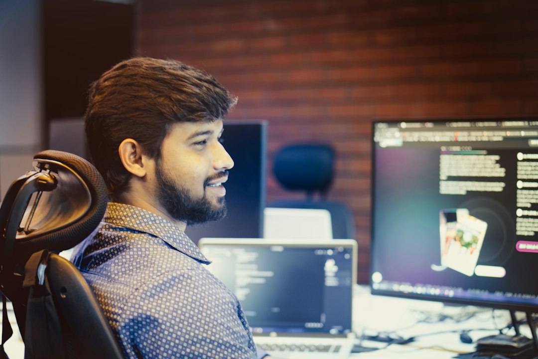 一条与工业润滑无关的搜索词混进运维检索记录后，采样窗编号与油液趋势容易被