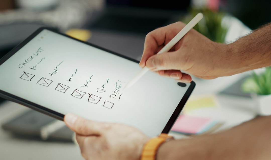 当「炸金花卖房卡的股海财经」这类热词占据搜索榜，工业运维者更需警惕：设备